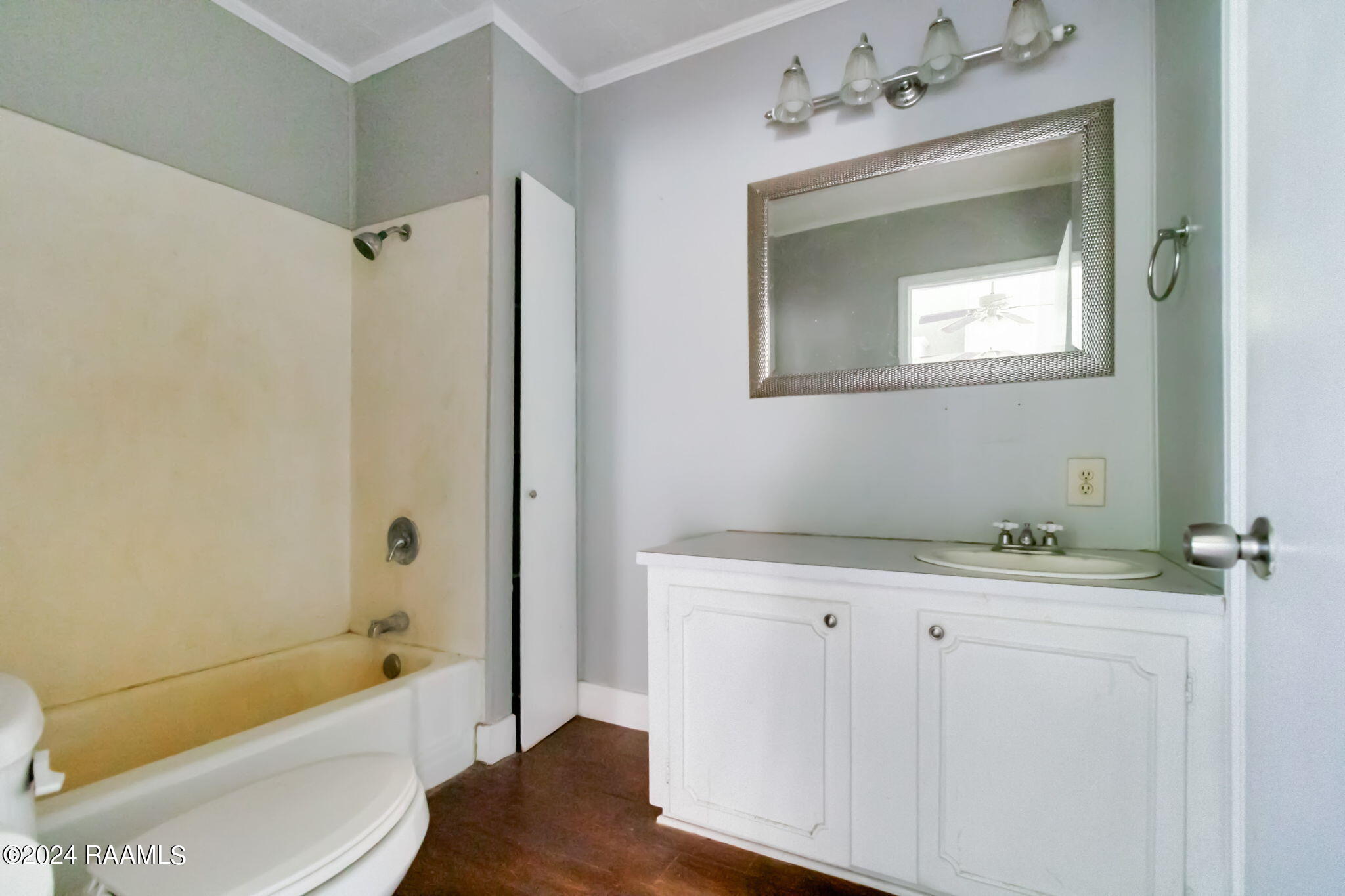 126 North Eola Road Broussard, LA 70518 - Photo 11 of 12 Full Bath