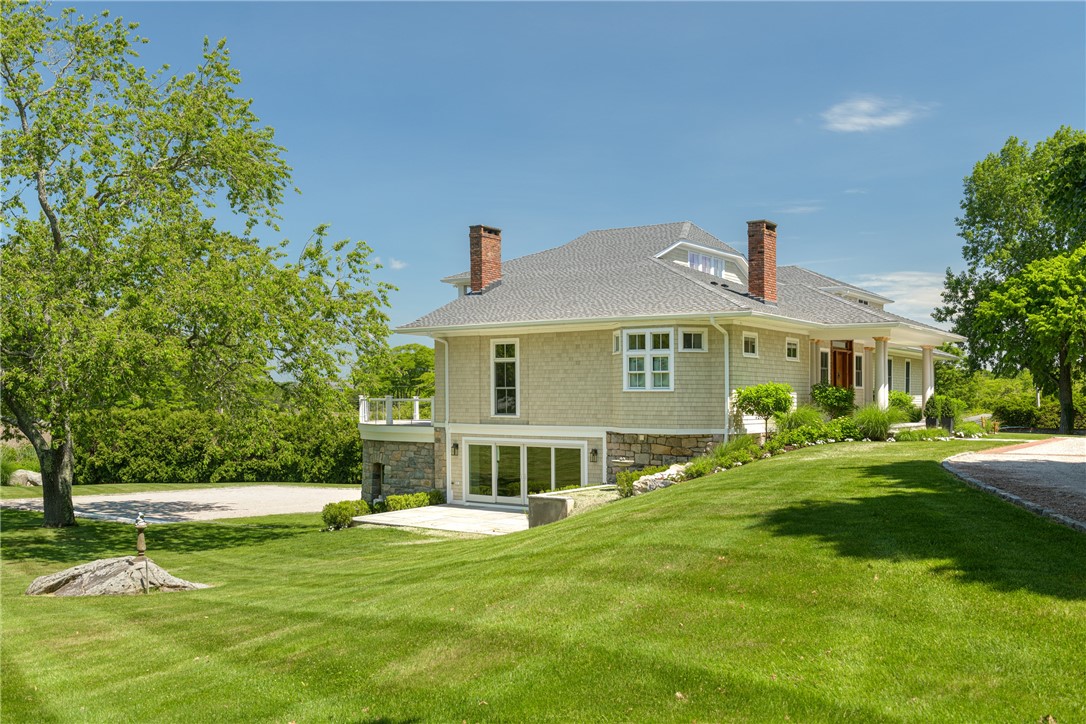 4 Foster Cove Road Westerly, RI 02891 - Photo 14 of 28