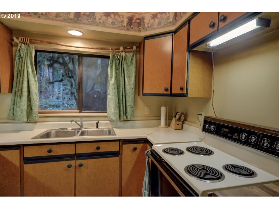 26105 East Henry Creek Road, Unit 21 Rhododendron, OR 97049 - Photo 8 of 32 Gallery Image 8