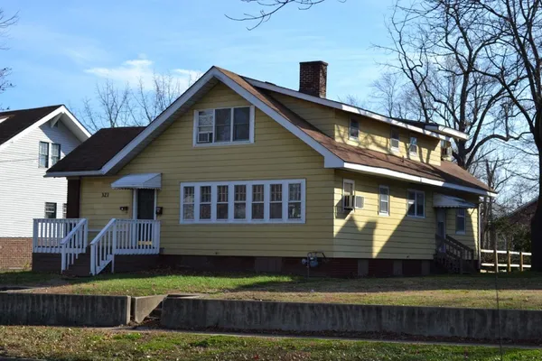 $69,900 | 321 West Walnut Street, Carbondale, IL 62901