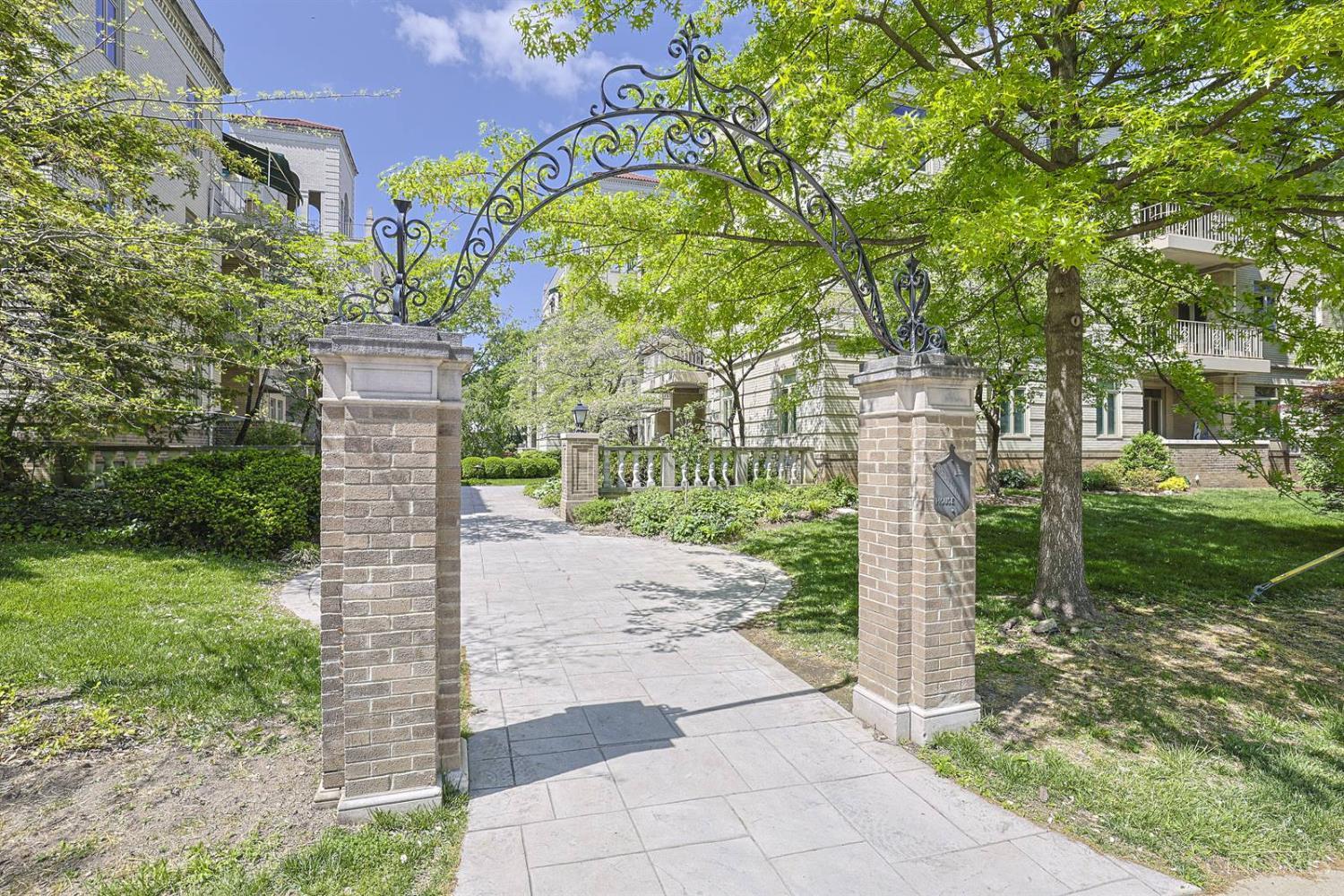 2378 Madison Road, Unit E1C Cincinnati, OH 45208 - Photo 33 of 37