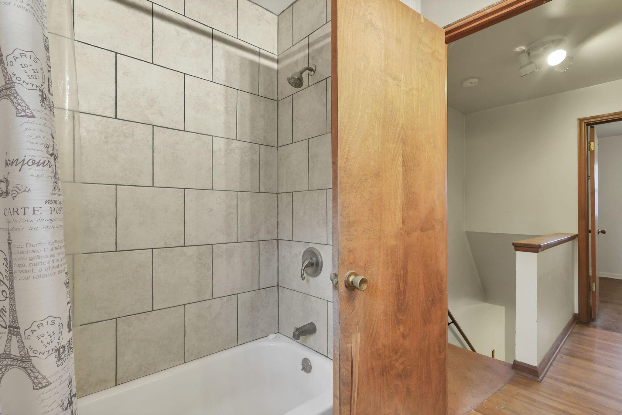 6175 Headley Road Columbus, OH 43230 - Photo 30 of 69 34-web-or-mls-G02A3566
