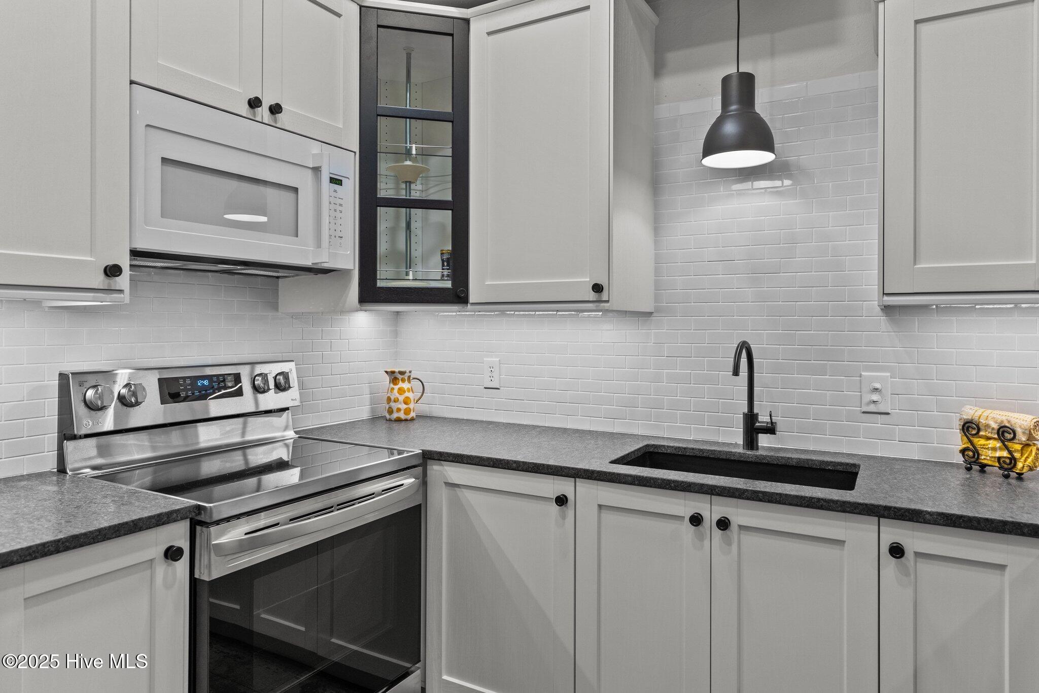 304 North Front Street, Unit J Wilmington, NC 28401 - Photo 12 of 50 14-web-or-mls-BTS07290