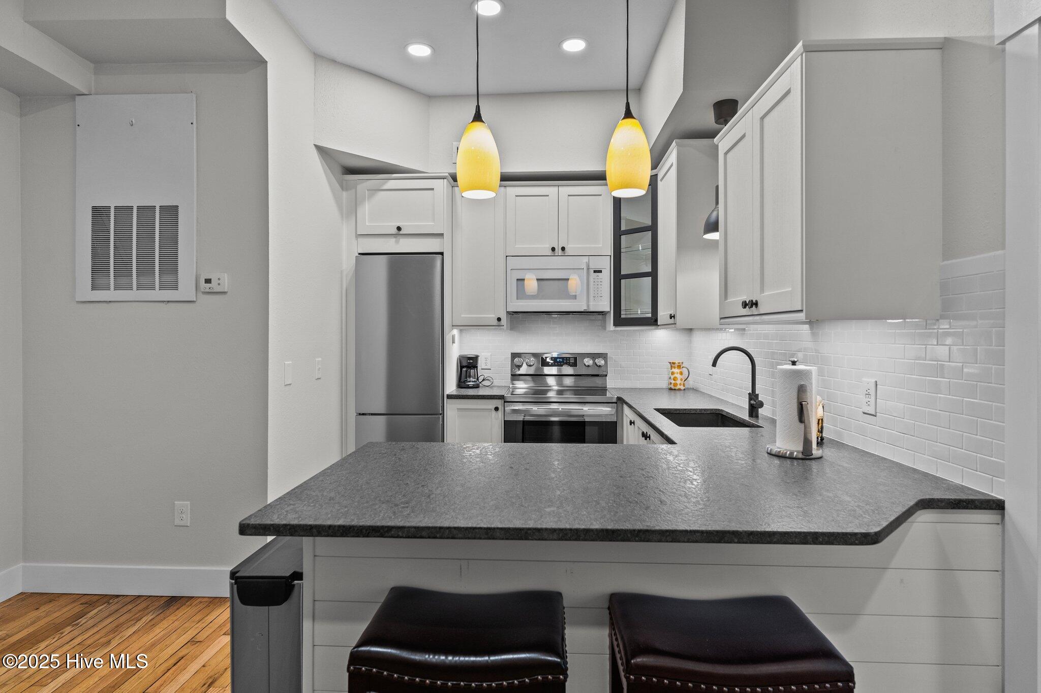 304 North Front Street, Unit J Wilmington, NC 28401 - Photo 13 of 50 9-web-or-mls-BTS07275