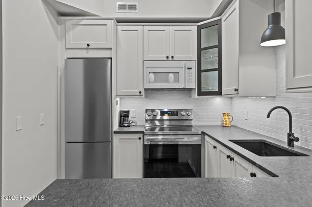 $1,500 | 304 North Front Street, Unit J, Wilmington, NC 28401