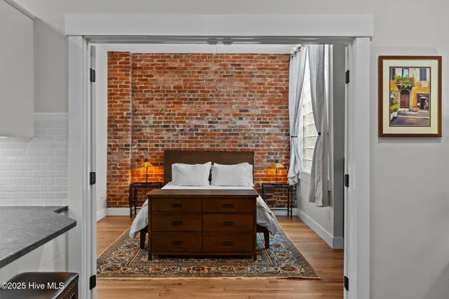 $1,500 | 304 North Front Street, Unit J, Wilmington, NC 28401