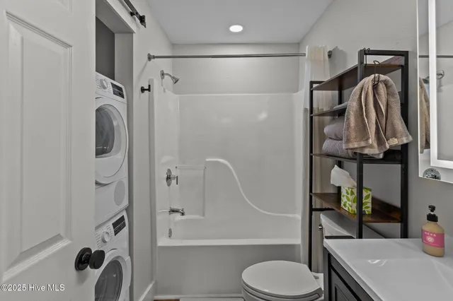 $1,500 | 304 North Front Street, Unit J, Wilmington, NC 28401