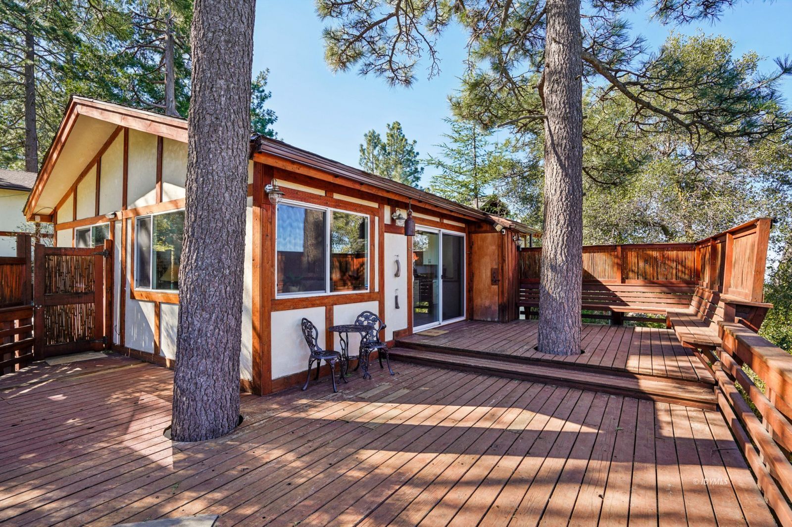 52440 Double View Drive Idyllwild, CA 92549 - Photo 18 of 37 Main Floor Deck