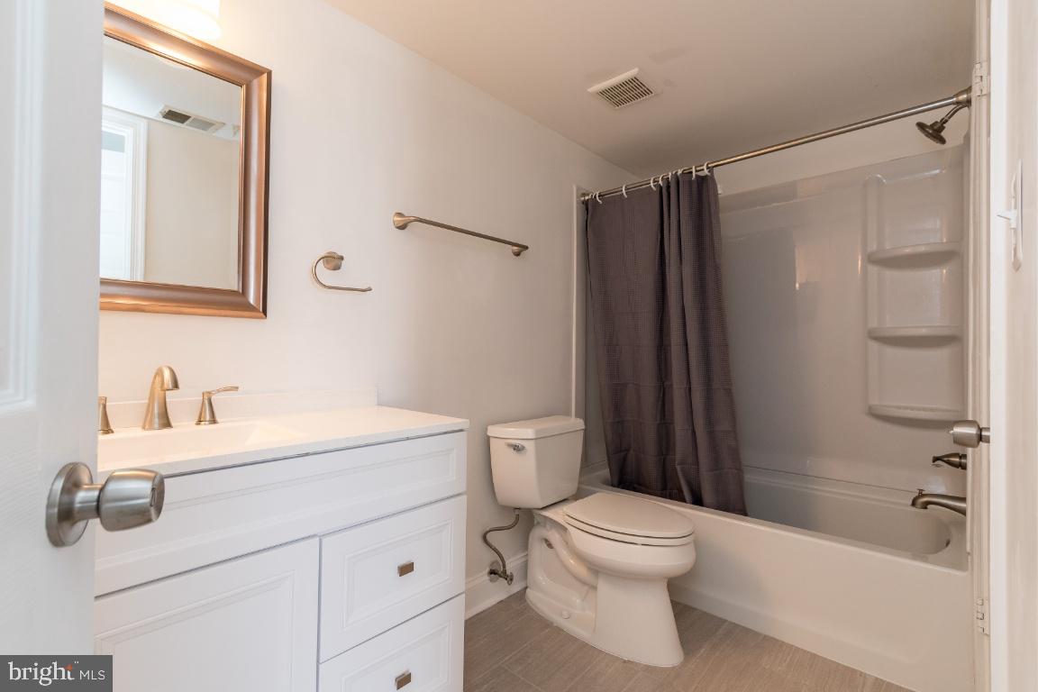 9565 Battery Heights Boulevard, Unit 101 Manassas, VA 20110 - Photo 18 of 32 CERAMIC TILE FLOORING