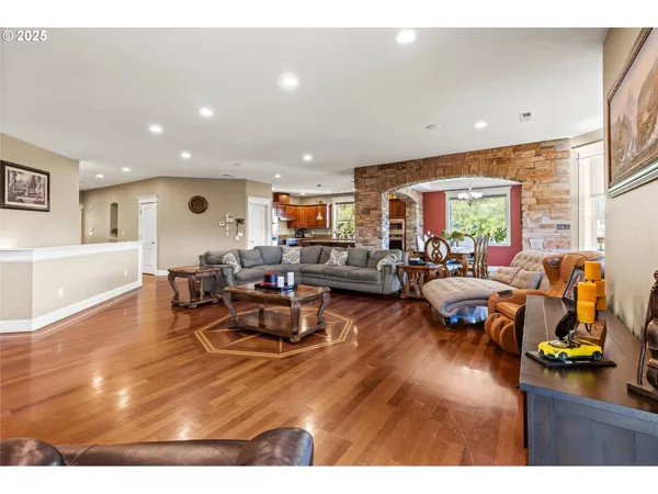 $875,000 | 3412 Northwest 1st Street, Gresham, OR 97030