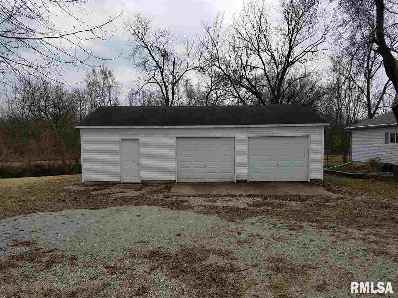 501 Wilmor Road Washington, IL 61571 - Photo 3 of 12 Gallery Image 3
