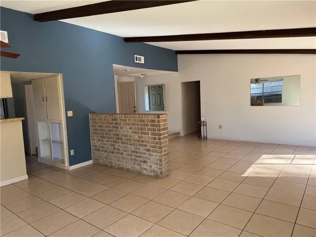 $1,700 | 525 Ridgewood Drive, Mandeville, LA 70471