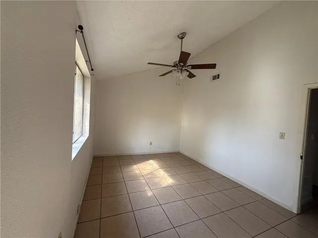 $1,700 | 525 Ridgewood Drive, Mandeville, LA 70471