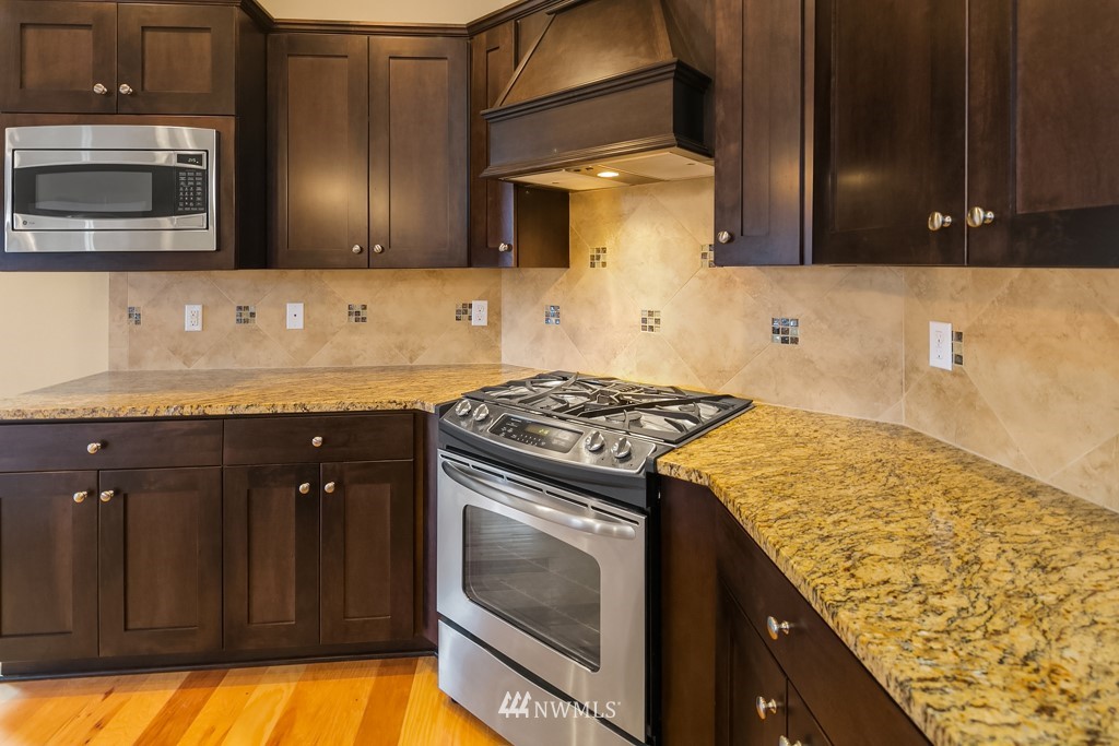 4212 Northeast 2nd Court Renton, WA 98059 - Photo 17 of 33 Gallery Image 17