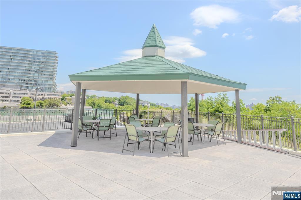 250 Gorge Road, Unit 21E Cliffside Park, NJ 07010 - Photo 37 of 50