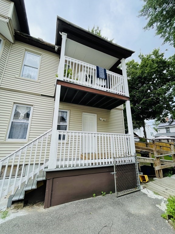 49 Bryant Street Springfield, MA 01108 - Photo 3 of 40 a view of entryway with a balcony