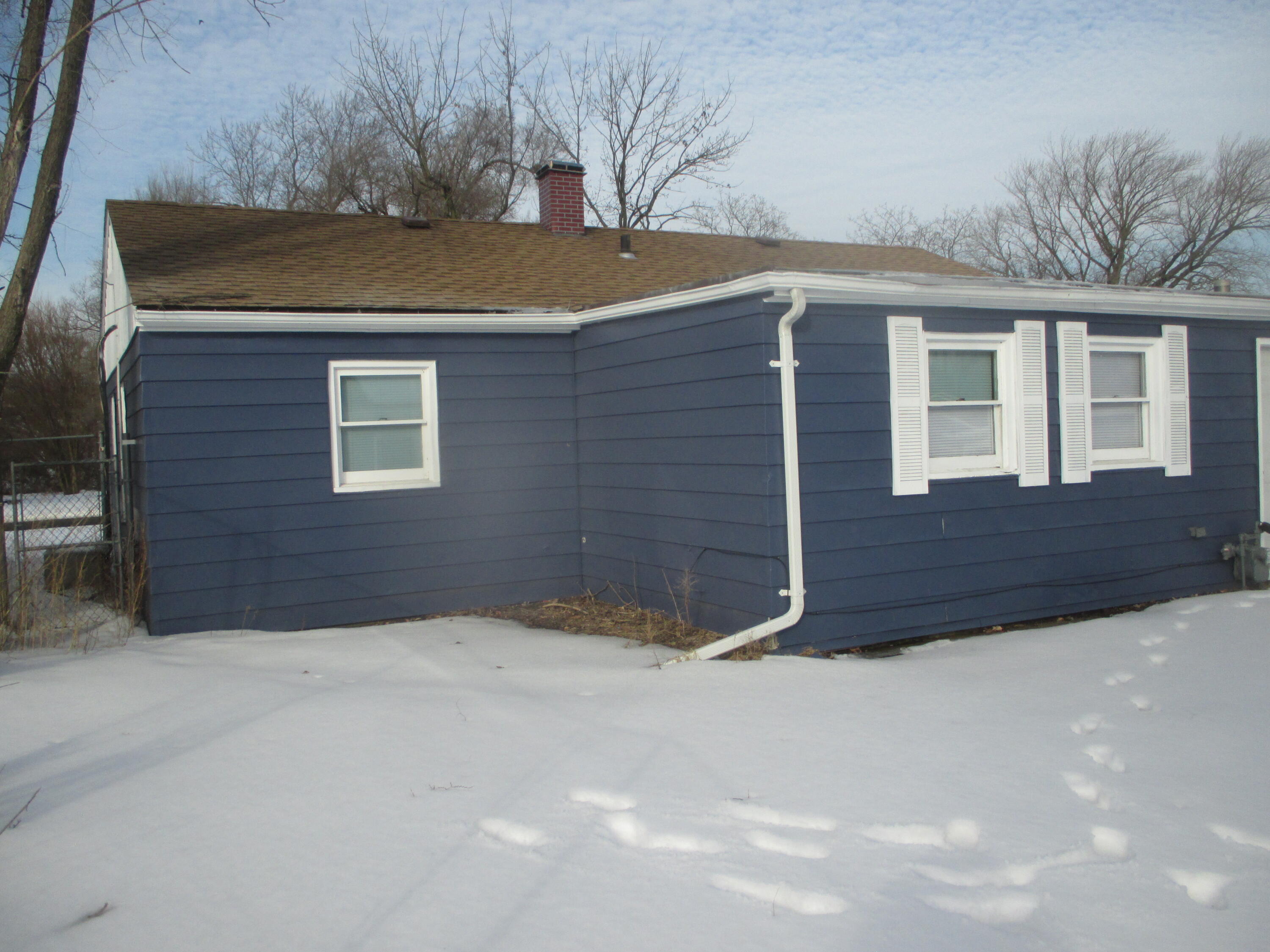 3967 Willow Street Hobart, IN 46342 - Photo 11 of 12 3000x2250