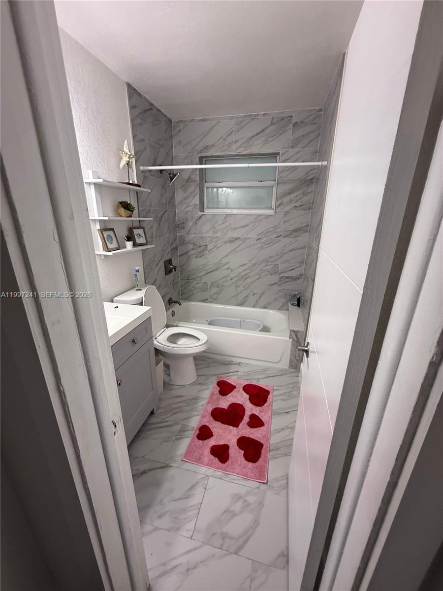 502 Northeast 163rd Street Miami, FL 33162 - Photo 5 of 16