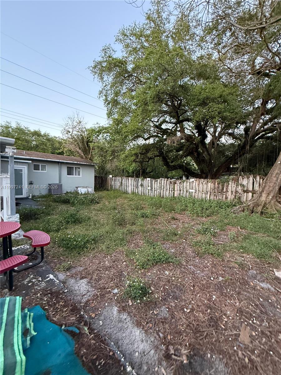 502 Northeast 163rd Street Miami, FL 33162 - Photo 8 of 16