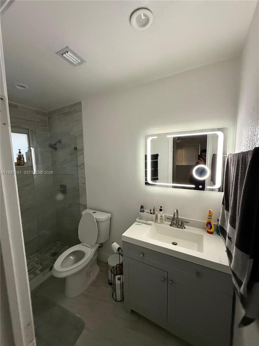 502 Northeast 163rd Street Miami, FL 33162 - Photo 10 of 16