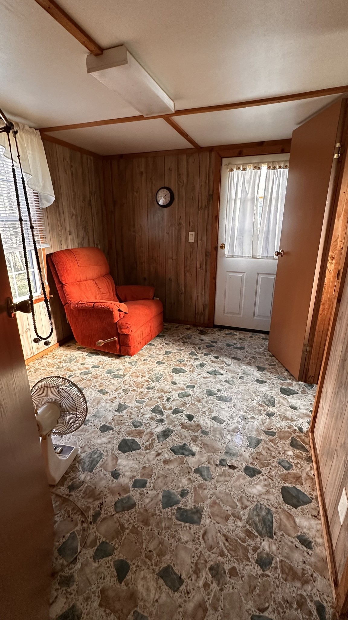 911 Petersburg-Chestnut Ridge Road Petersburg, TN 37144 - Photo 15 of 57 a view of an empty room