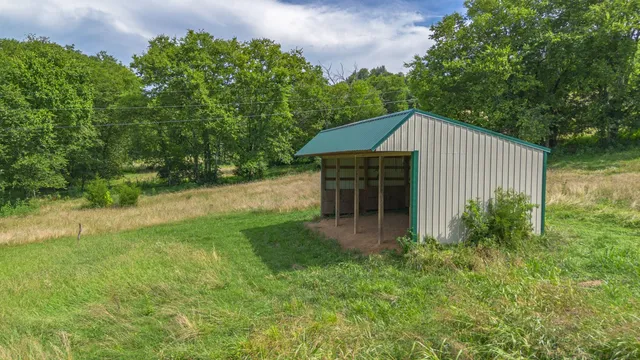 $749,000 | 911 Petersburg-Chestnut Ridge Road, Petersburg, TN 37144