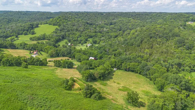 $749,000 | 911 Petersburg-Chestnut Ridge Road, Petersburg, TN 37144