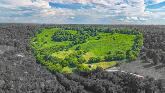 $749,000 | 911 Petersburg-Chestnut Ridge Road, Petersburg, TN 37144