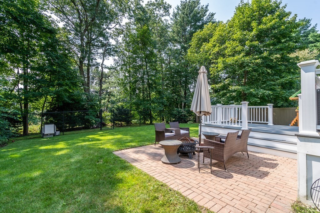 142 Grosvenor Road Needham, MA 02492 - Photo 4 of 21