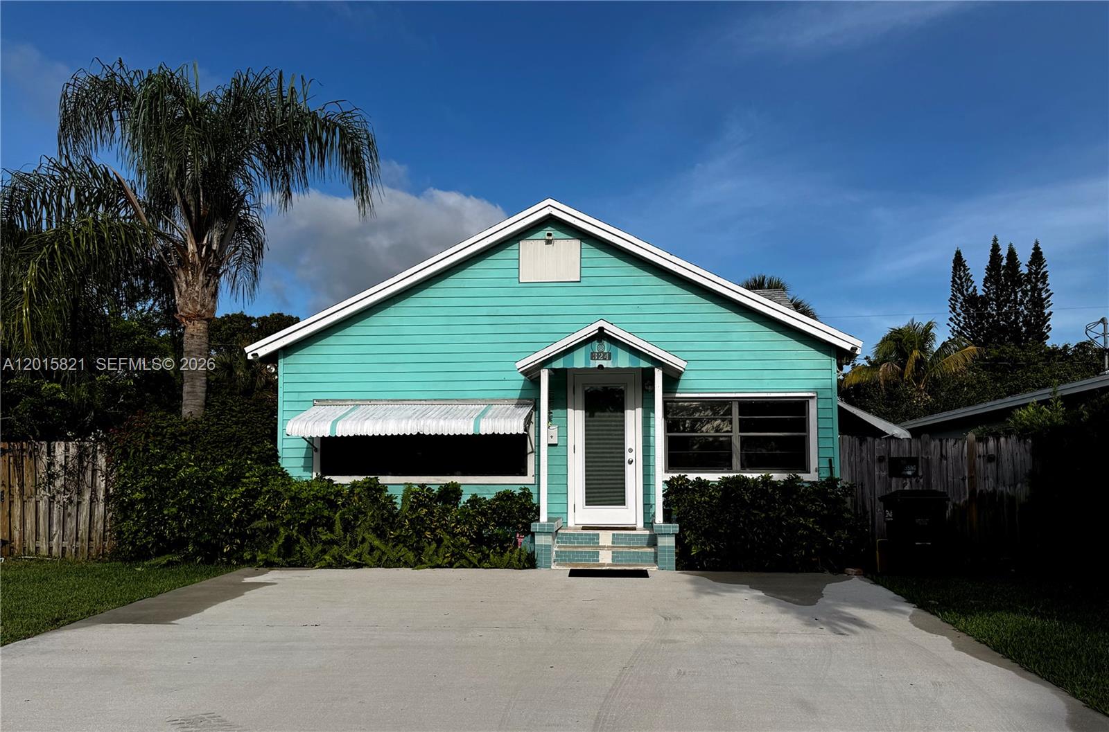 324 Southwest 3rd Avenue Delray Beach, FL 33444 - Photo 2 of 22