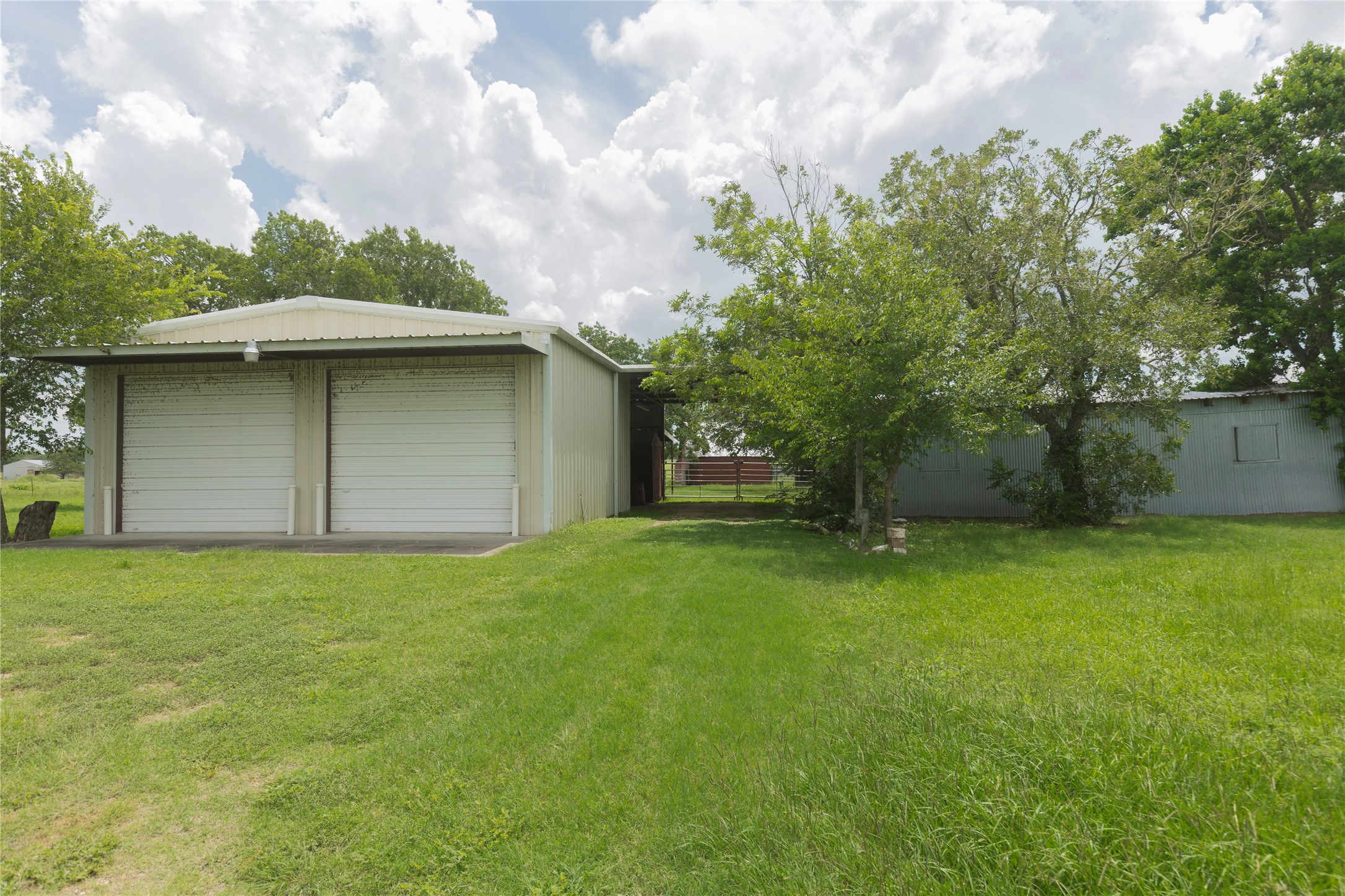 4721 Andreas Road Round Top, TX 78954 - Photo 5 of 20 Oversized 2 Car Garage and Workshop