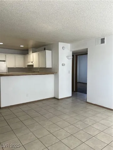 $1,000 | 1926 Nebula Drive, Unit 283, Las Vegas, NV 89115