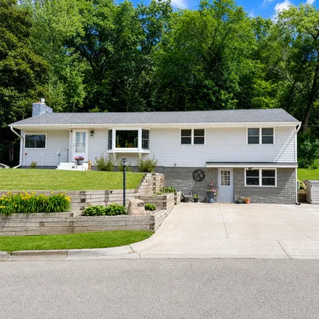 $285,000 | 1629 Poplar Drive, Red Wing, MN 55066