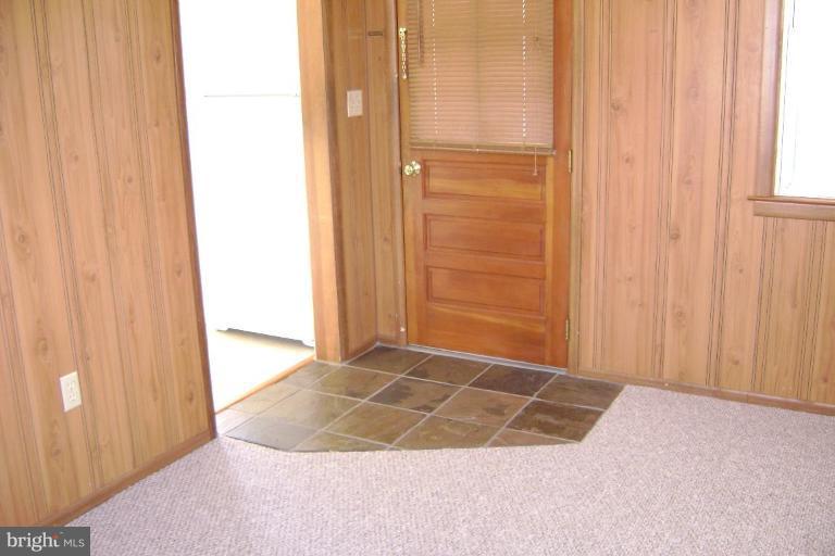 7611 Spruce Road Dundalk, MD 21222 - Photo 10 of 20 Family Room