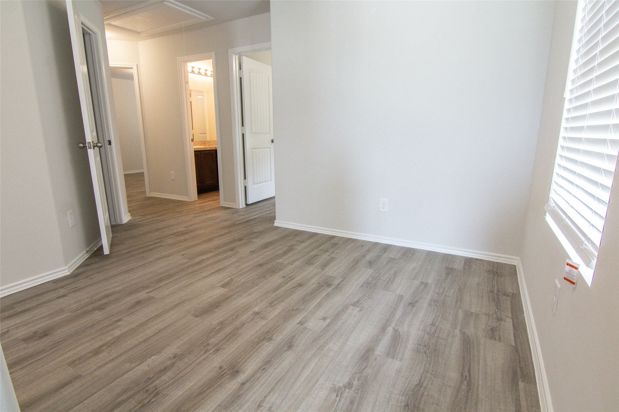 18546 Boomi Ravine Trail Katy, TX 77449 - Photo 12 of 19 Photos may be representative of the floor plan and not the exact home. Finishes, layout, and features of the actual property for lease may vary.