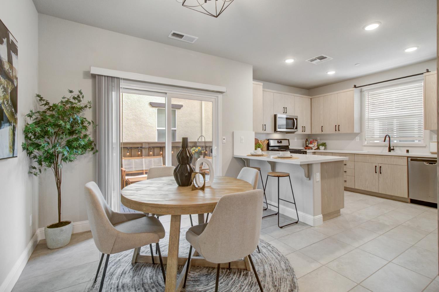 10808 Portico Circle Rancho Cordova, CA 95670 - Photo 13 of 45