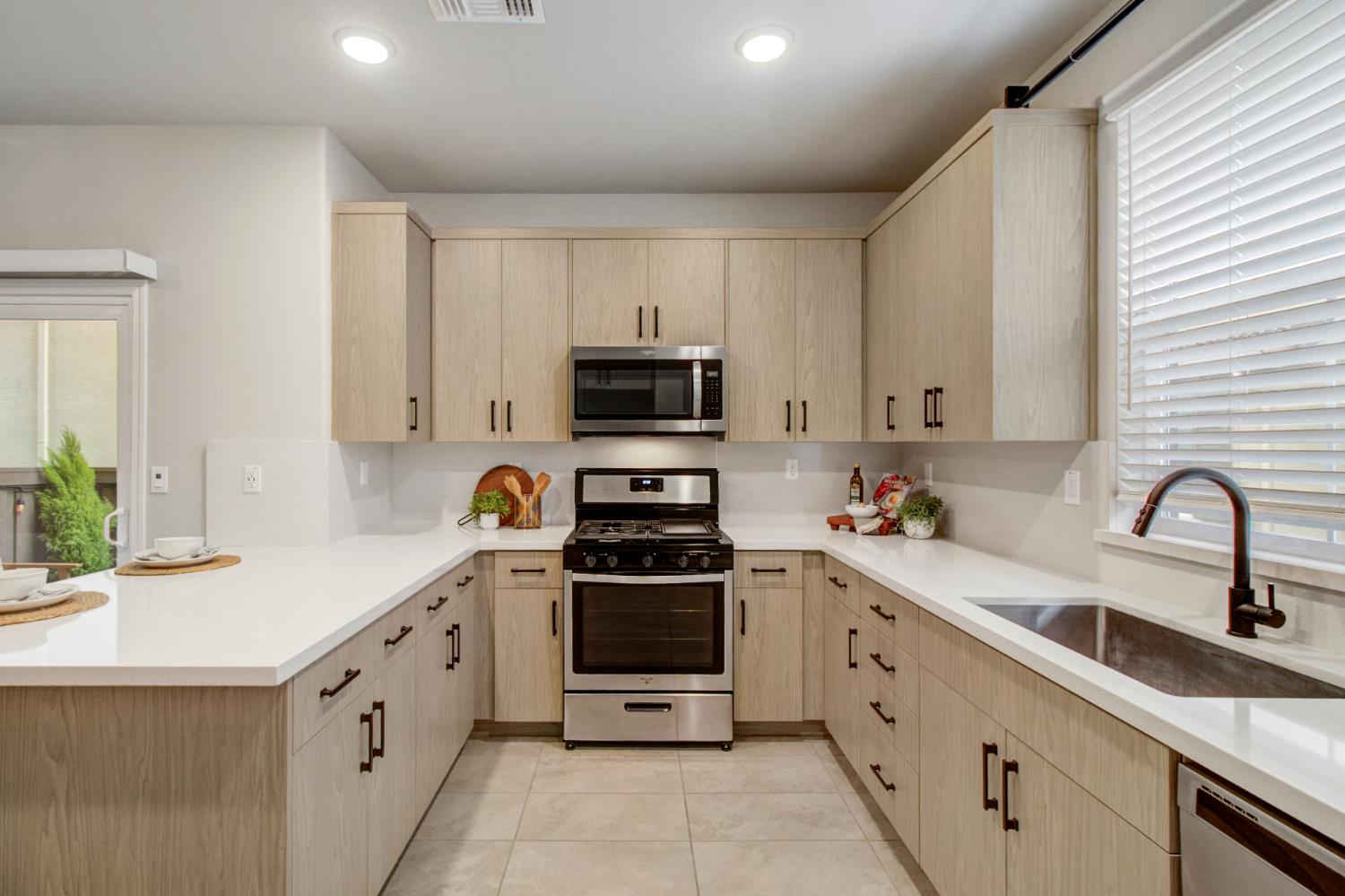 10808 Portico Circle Rancho Cordova, CA 95670 - Photo 9 of 45