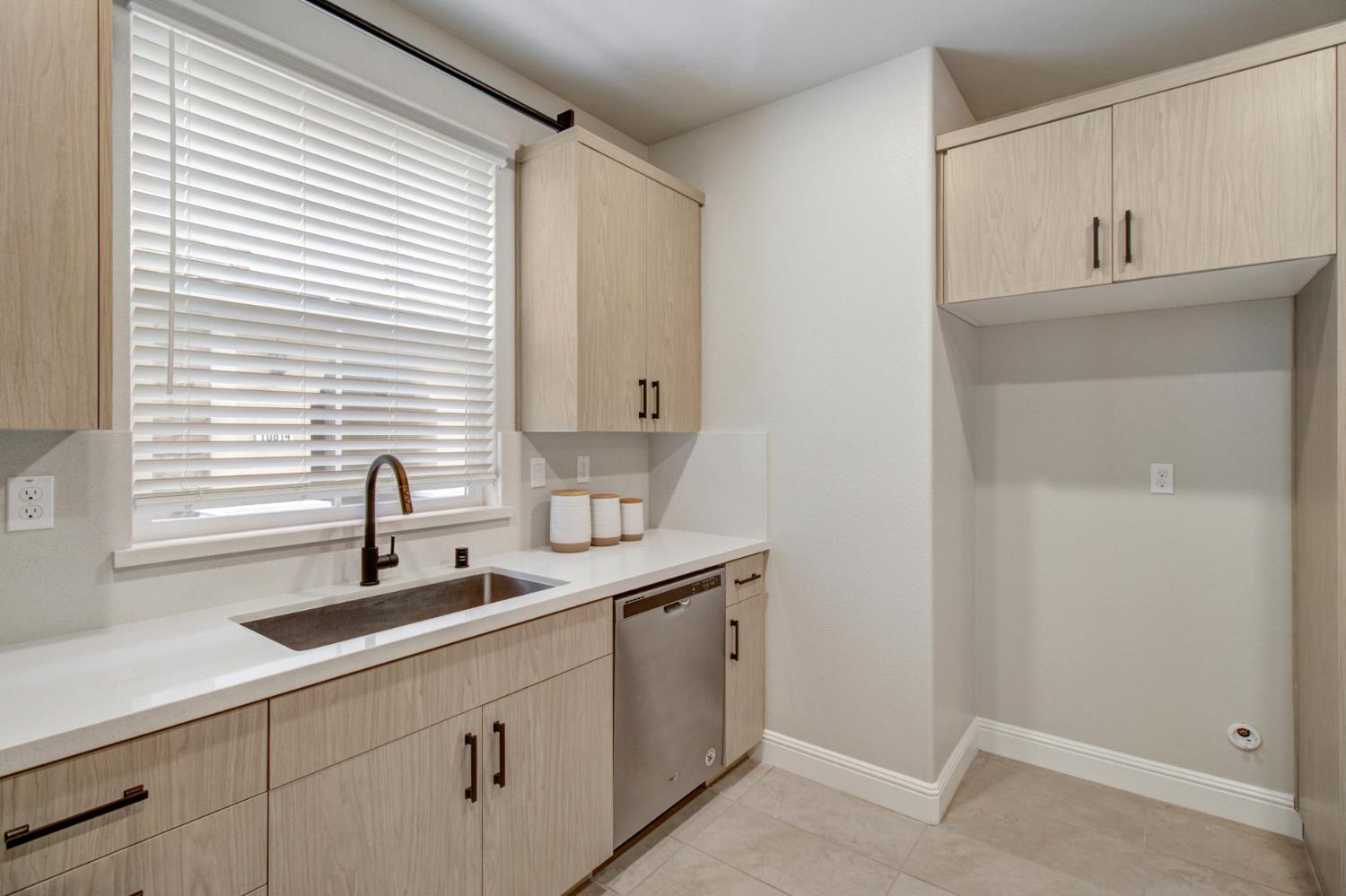 10808 Portico Circle Rancho Cordova, CA 95670 - Photo 10 of 45