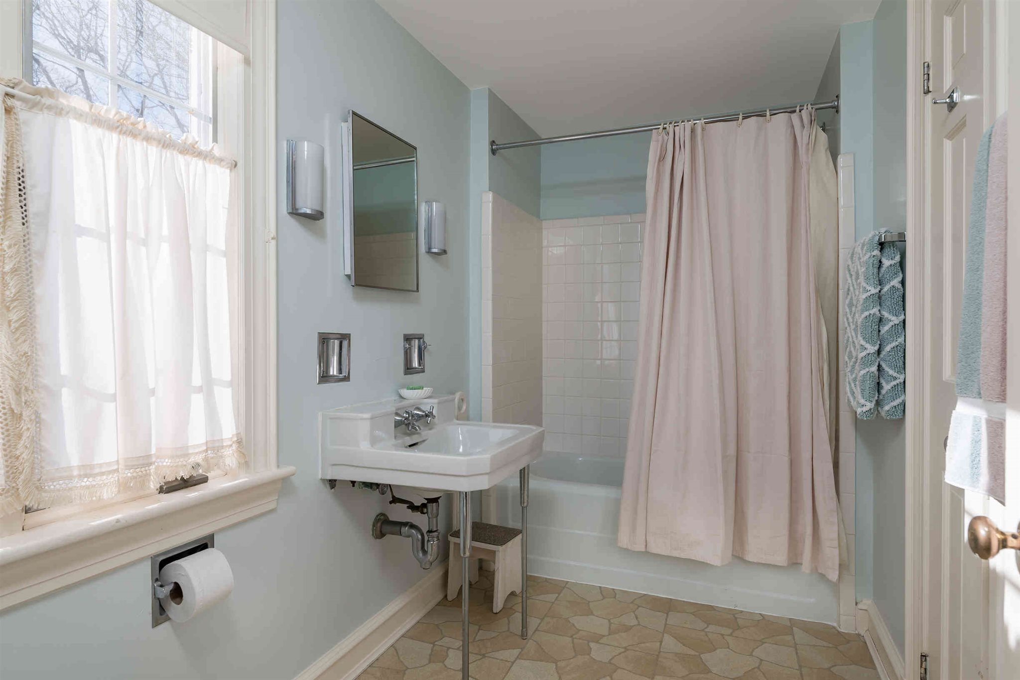 139 Stearns Road Ogunquit, ME 03907 - Photo 15 of 35