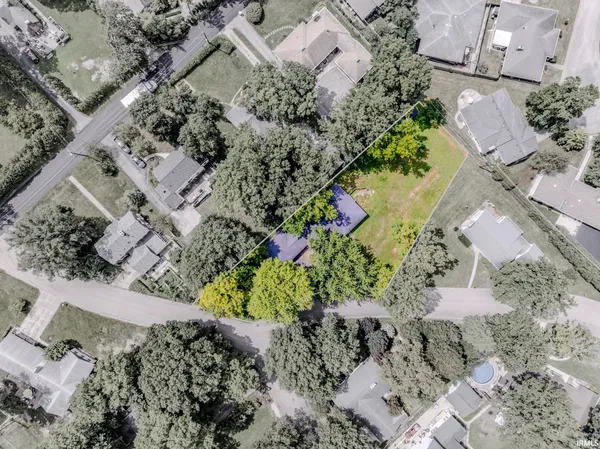 $250,000 | 1401 North Elizabeth Avenue, Muncie, IN 47304