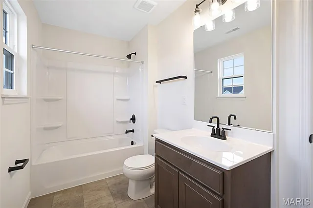 $279,668 | 1066 Vardon Mdws Drive, Union, MO 63084