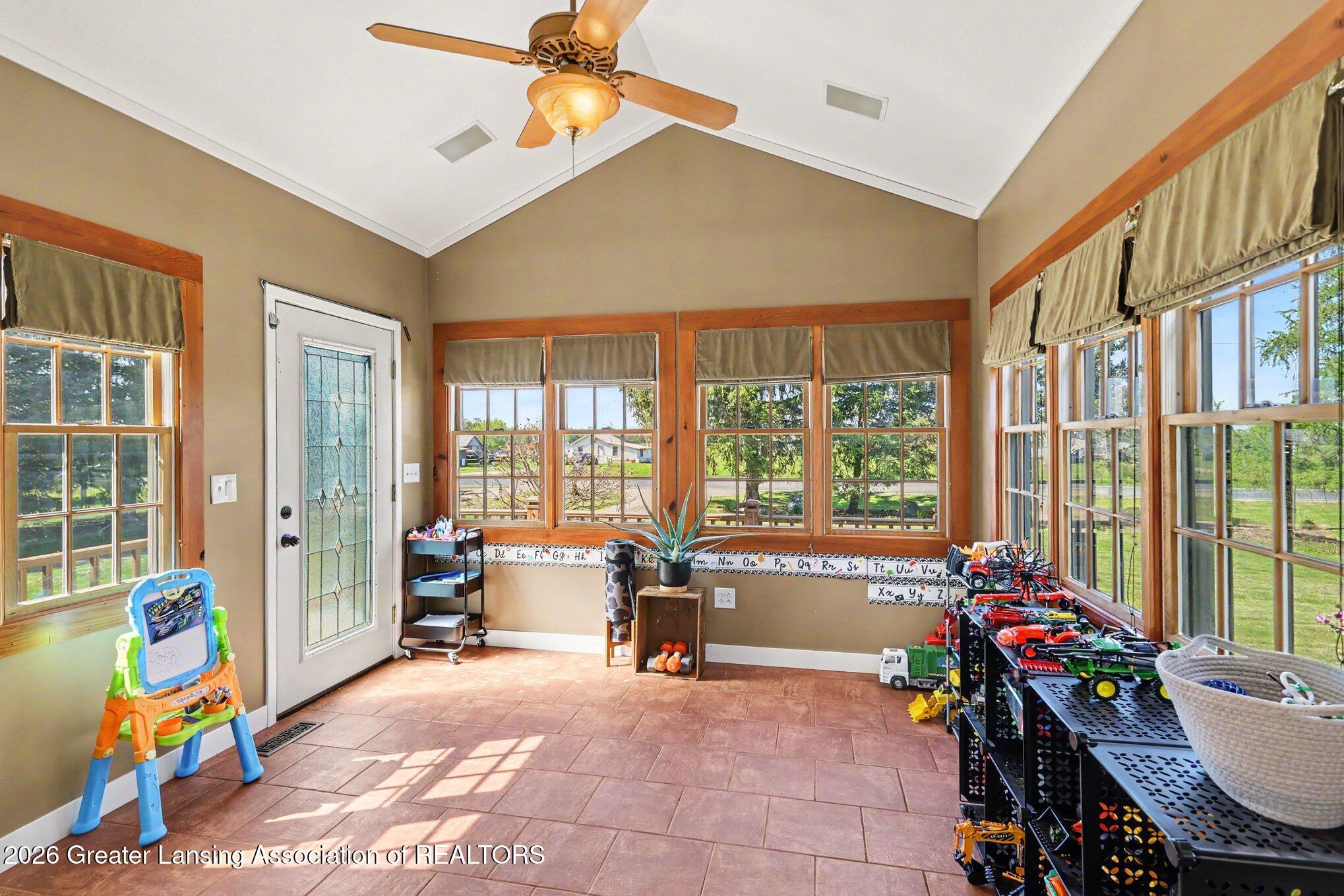 2426 East Colony Road St. Johns, MI 48879 - Photo 7 of 45 3 Seasons Room