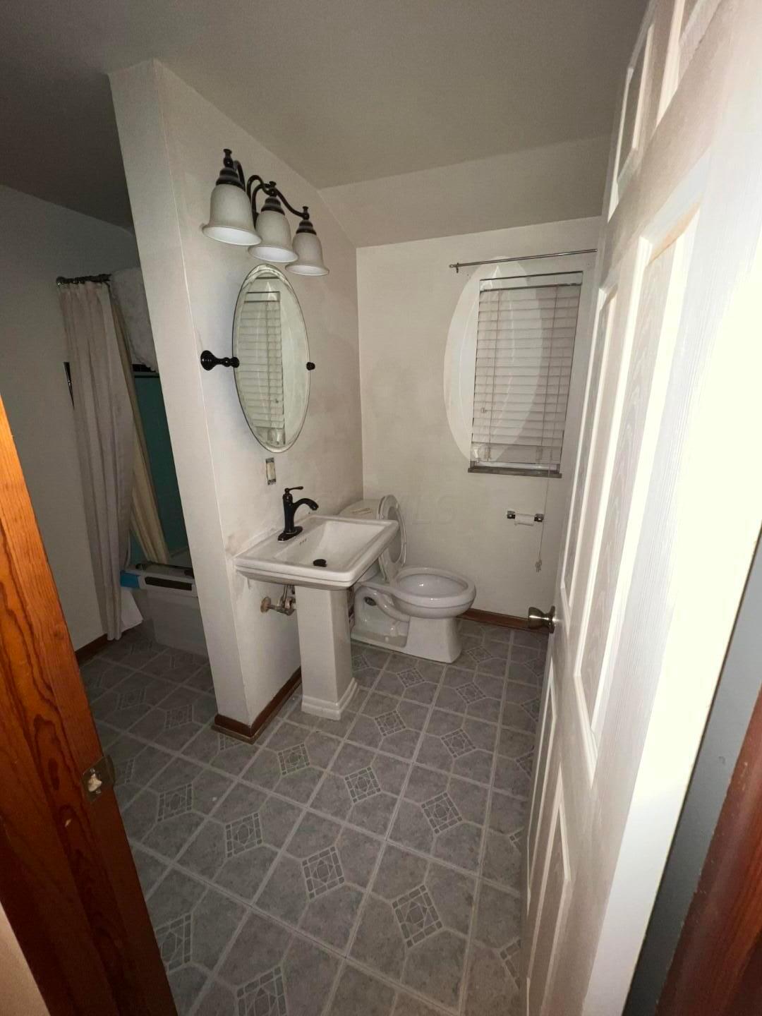 249 Deerfield Road Columbus, OH 43228 - Photo 21 of 40 IMG_1891