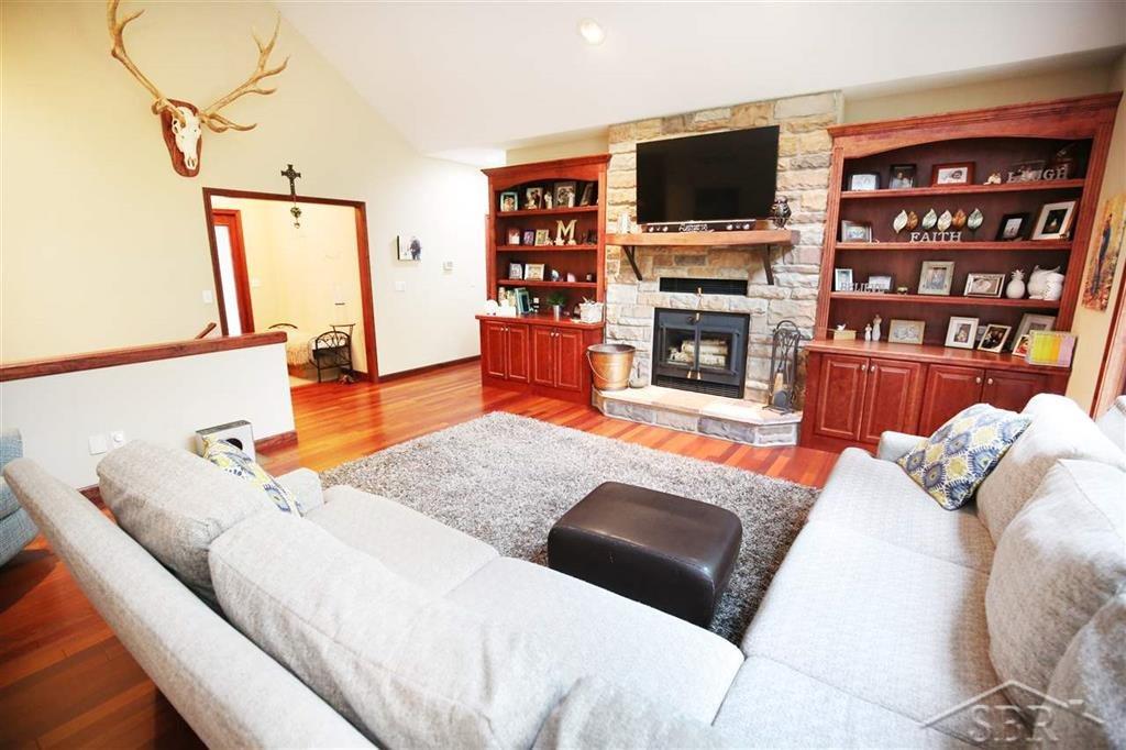 1886 West Stewart Road Midland, MI 48640 - Photo 5 of 43 31394602-4.JPG