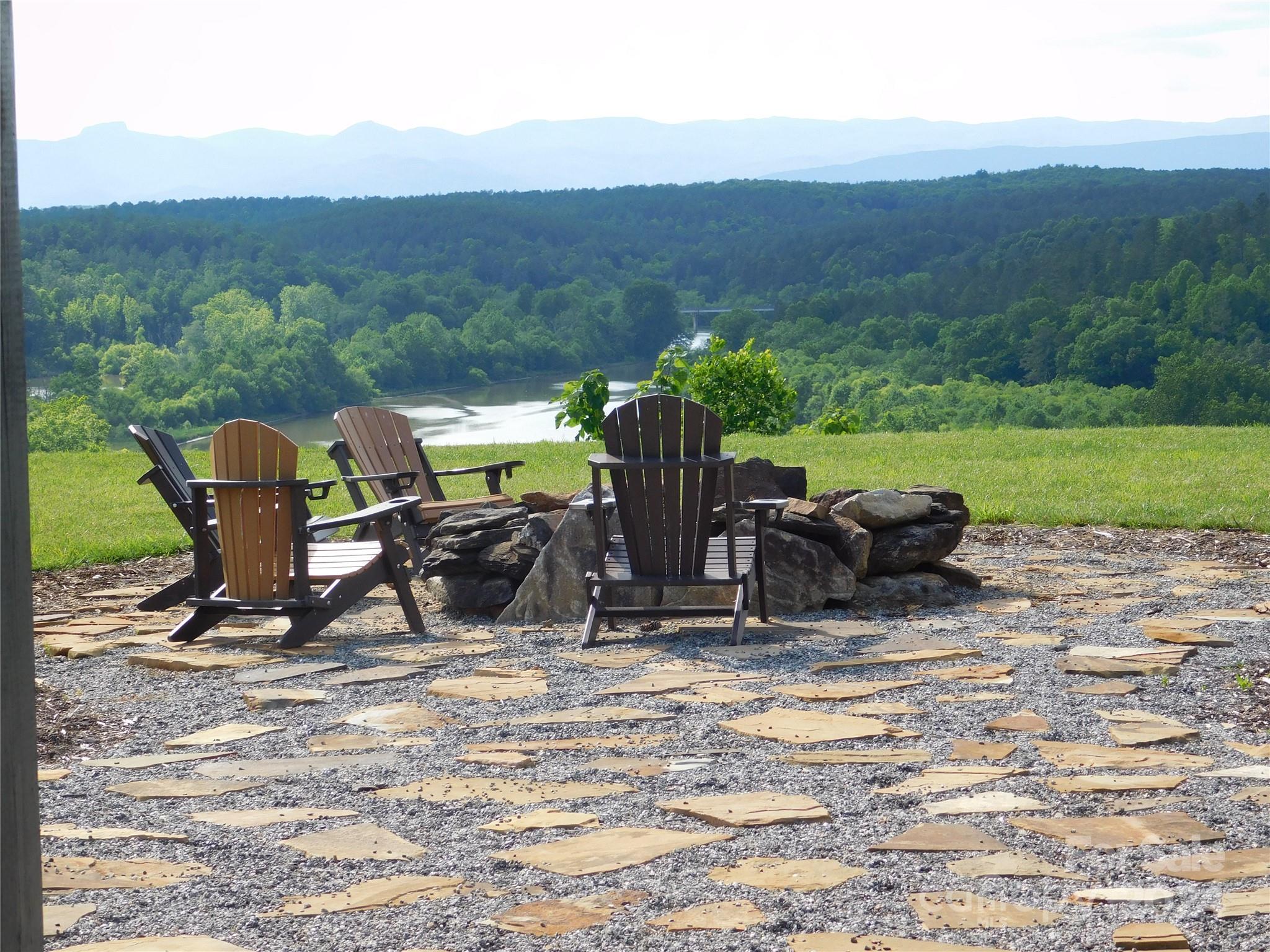 139 Settings Boulevard, Unit 106 Black Mountain, NC 28711 - Photo 11 of 21