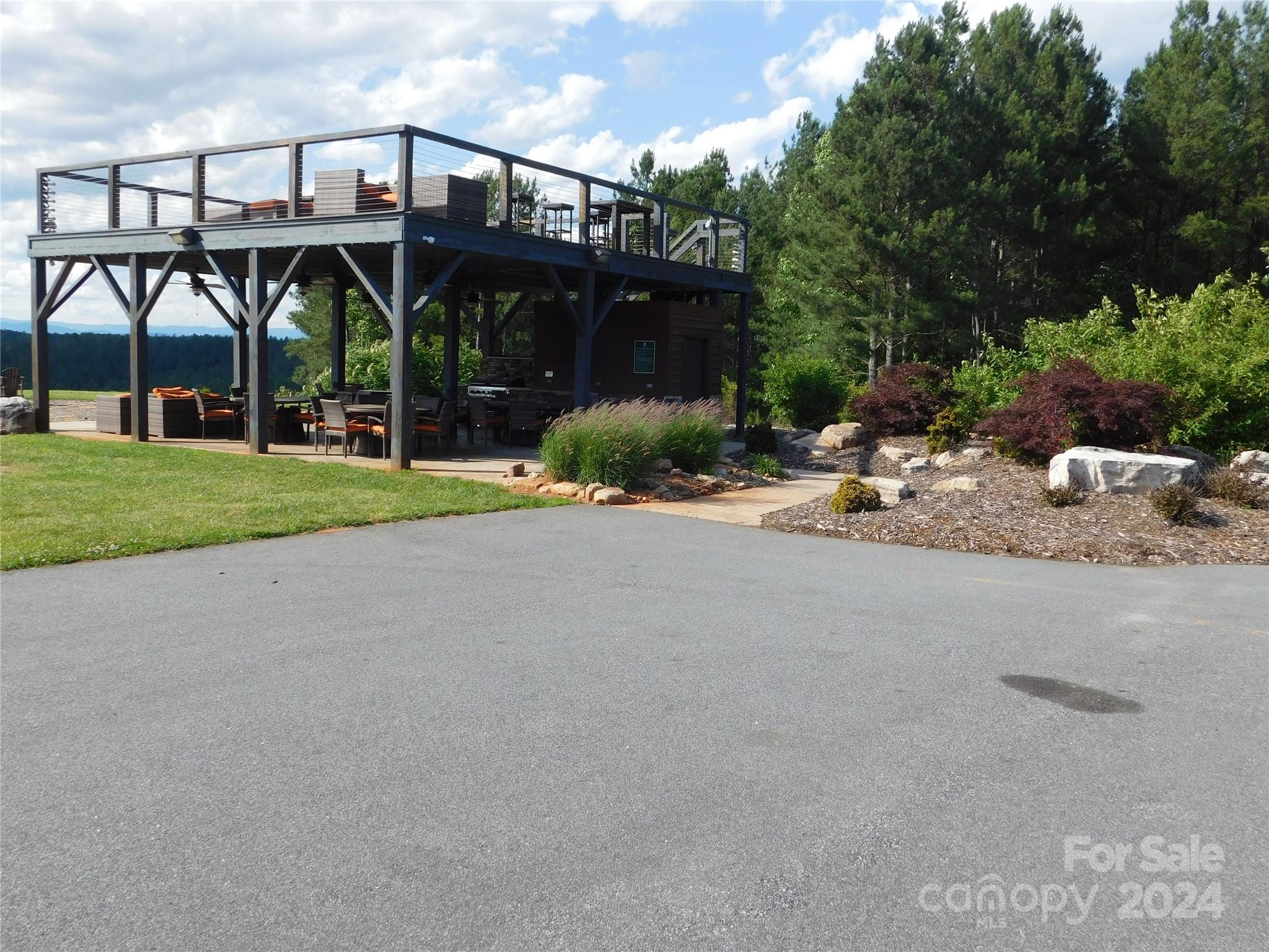 139 Settings Boulevard, Unit 106 Black Mountain, NC 28711 - Photo 7 of 21