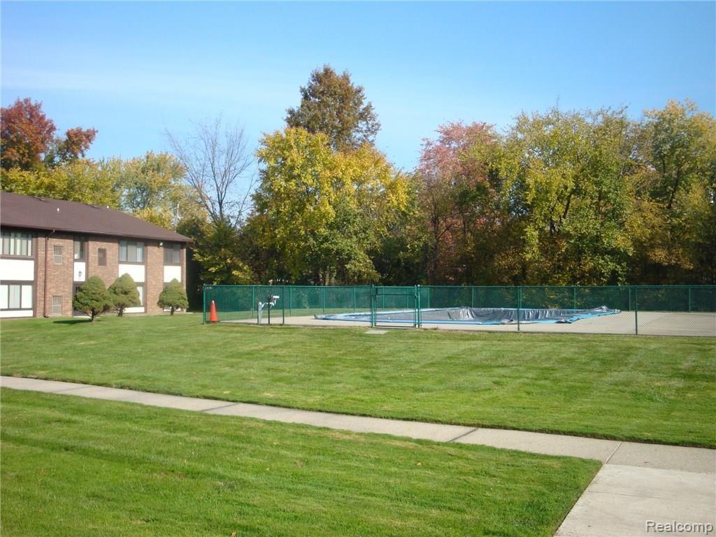 4949 East 10 Mile Road, Unit 3 Warren, MI 48091 - Photo 4 of 12 image.jpg