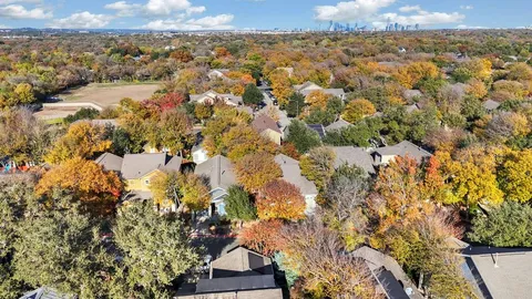 $452,500 | 2408 Amur Drive, Austin, TX 78745