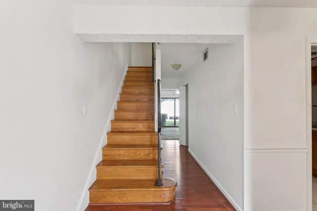 $240,000 | 8675 Seasons Way, Unit 211C, Lanham, MD 20706