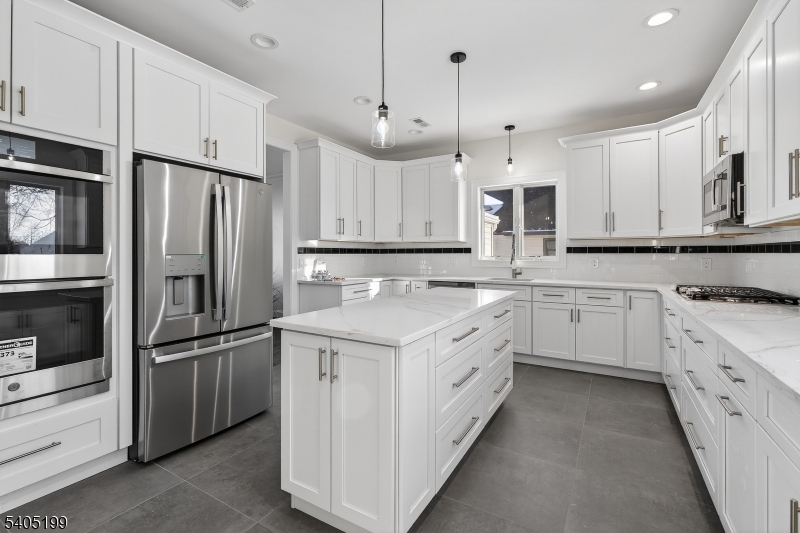 6 River Road Elmwood Park, NJ 07407 - Photo 11 of 31